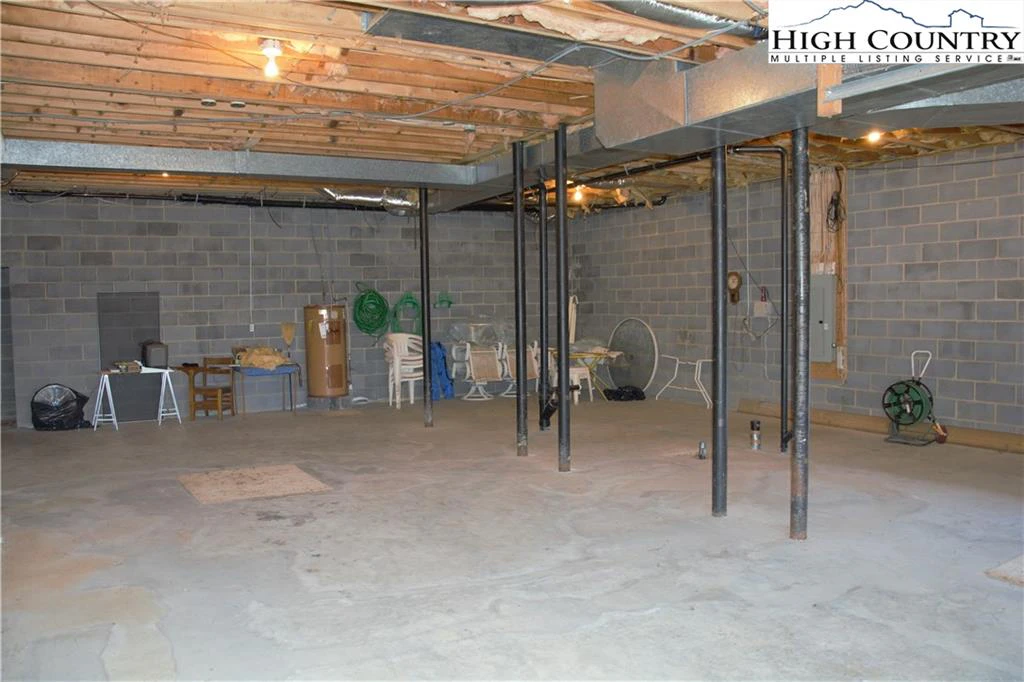 Image number 14 for the current listing