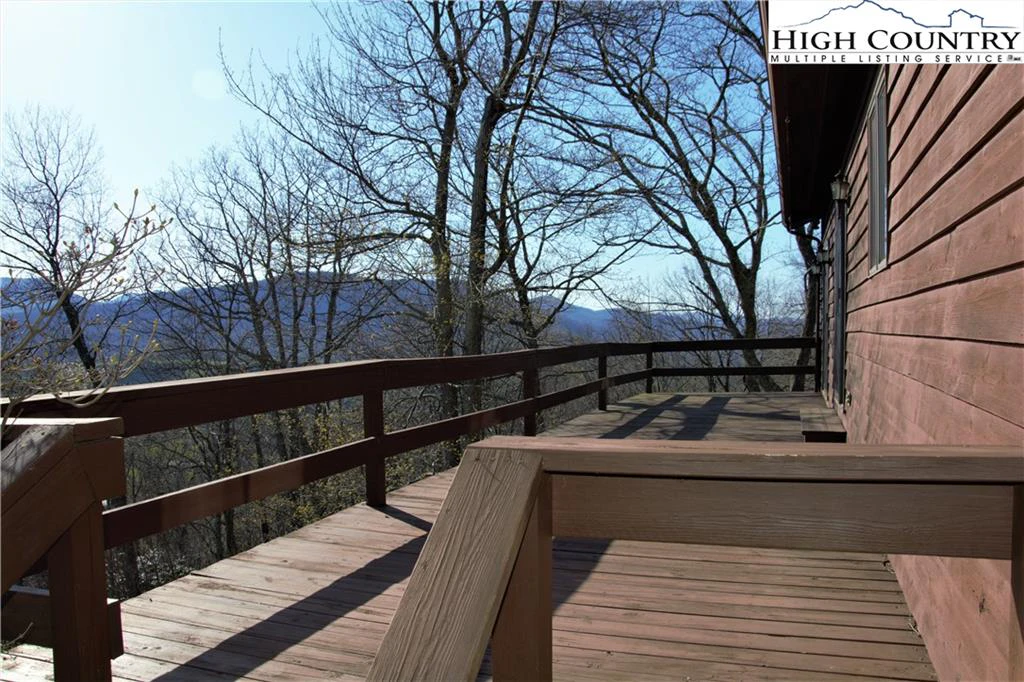 Image number 15 for the current listing
