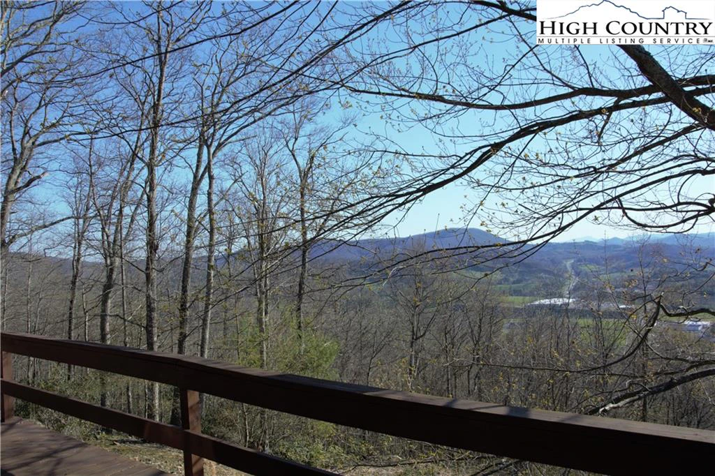 Image number 17 for the current listing