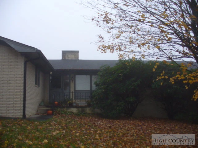 Image number 1 for the current listing