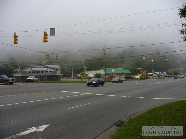 Image number 3 for the current listing