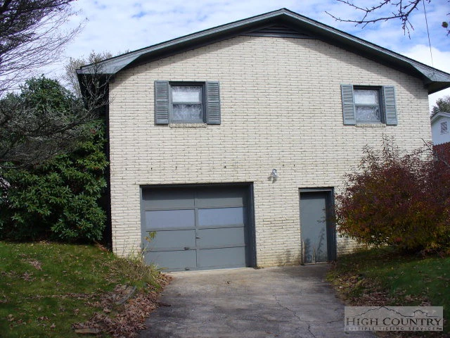 Image number 4 for the current listing