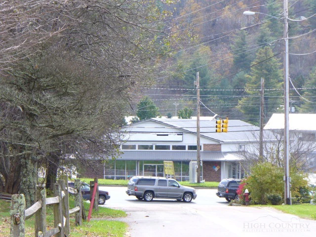 Image number 5 for the current listing