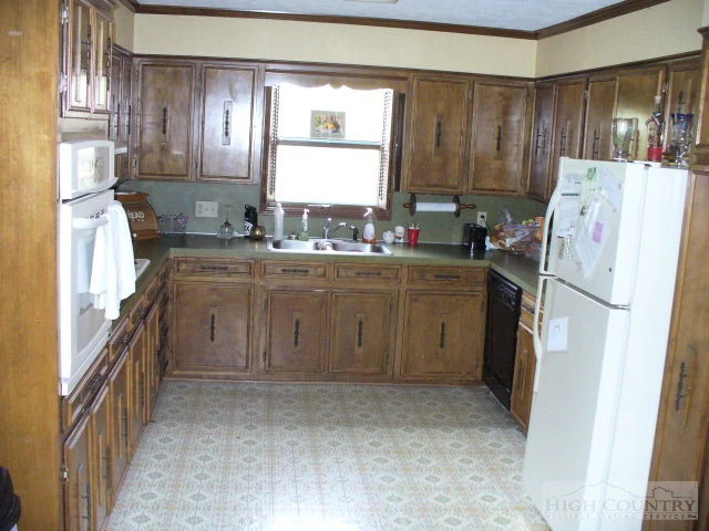 Image number 8 for the current listing