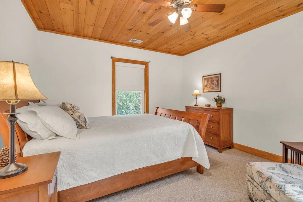 Image number 12 for the current listing