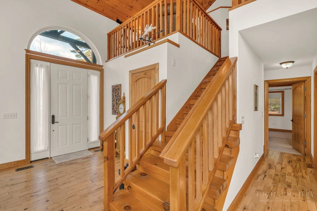 Image number 4 for the current listing