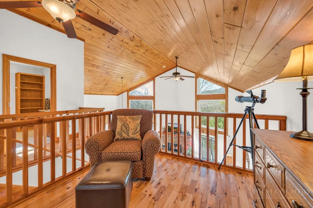 Image number 6 for the current listing