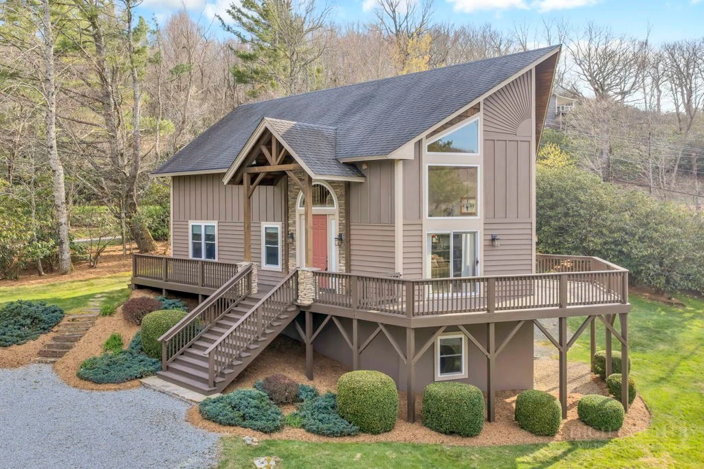 Image number 1 for the current listing