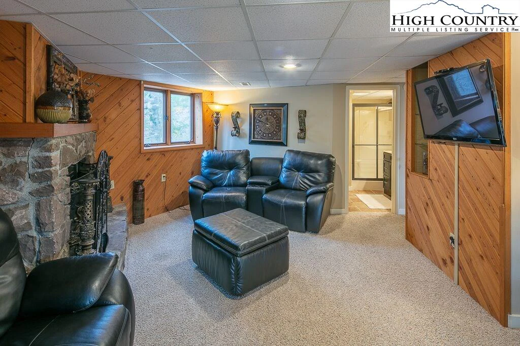 Image number 4 for the current listing