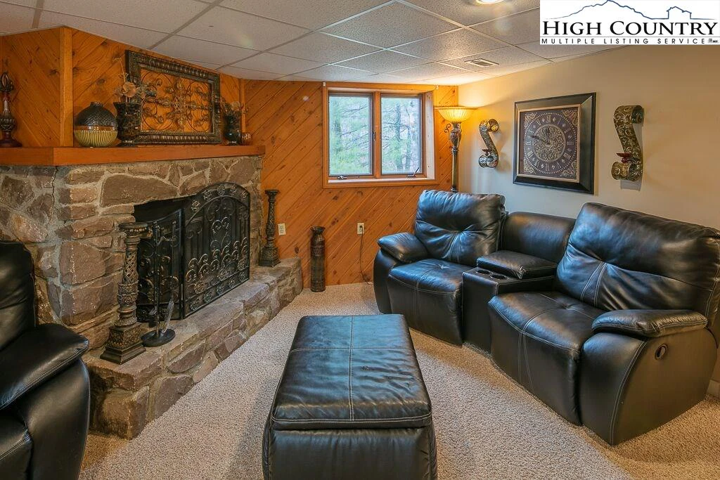 Image number 5 for the current listing