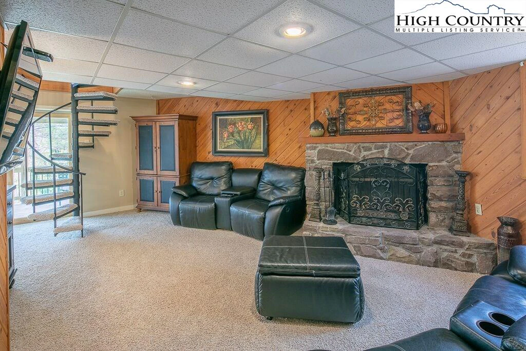 Image number 6 for the current listing