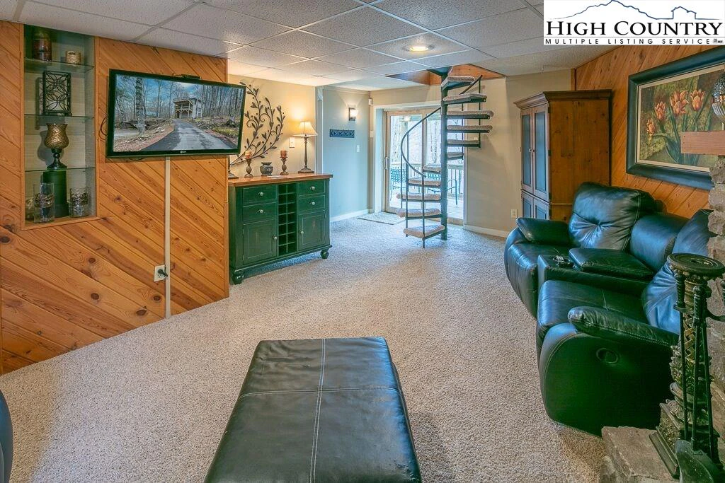 Image number 7 for the current listing