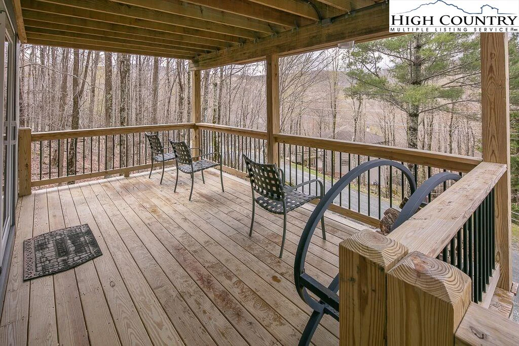 Image number 19 for the current listing