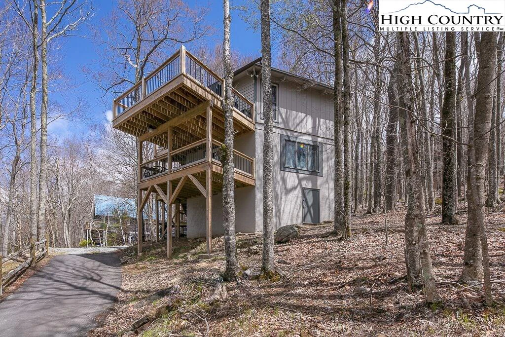 Image number 21 for the current listing