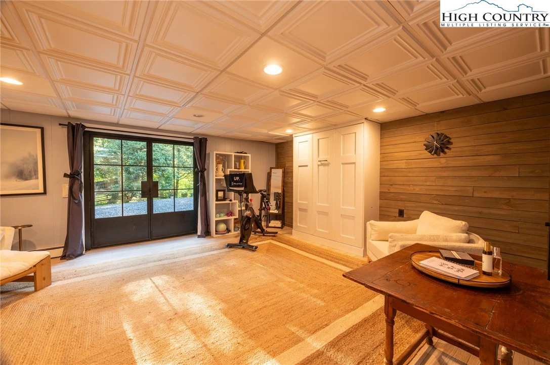 Image number 7 for the current listing
