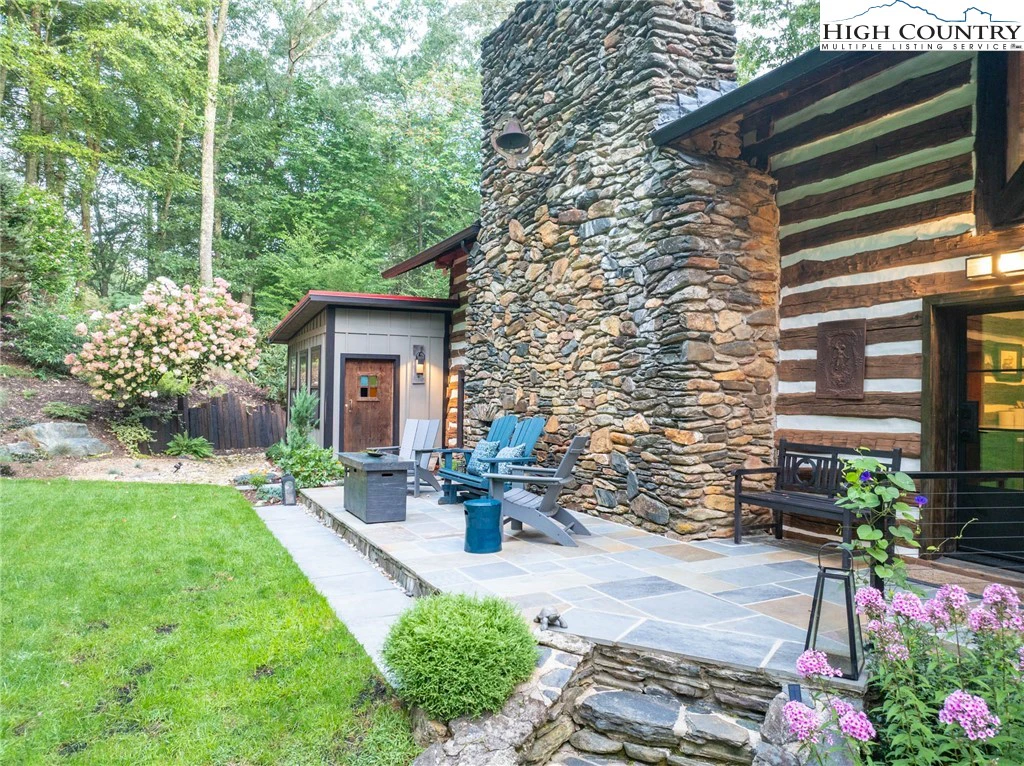 Image number 15 for the current listing