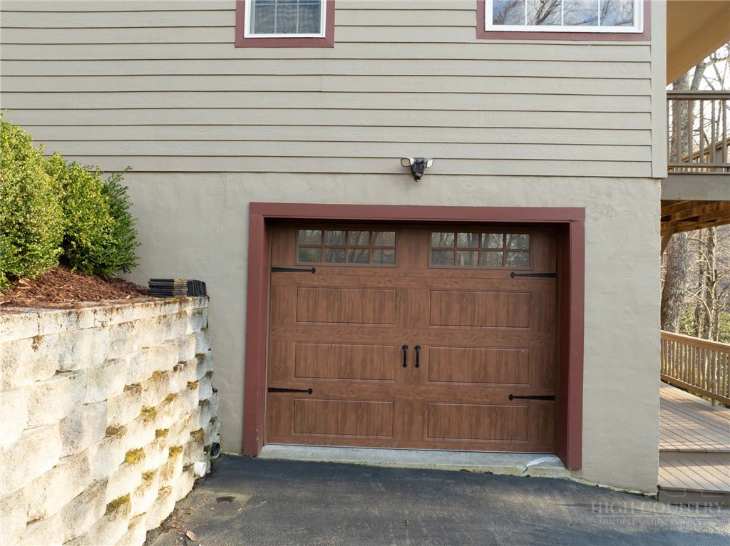 Image number 9 for the current listing
