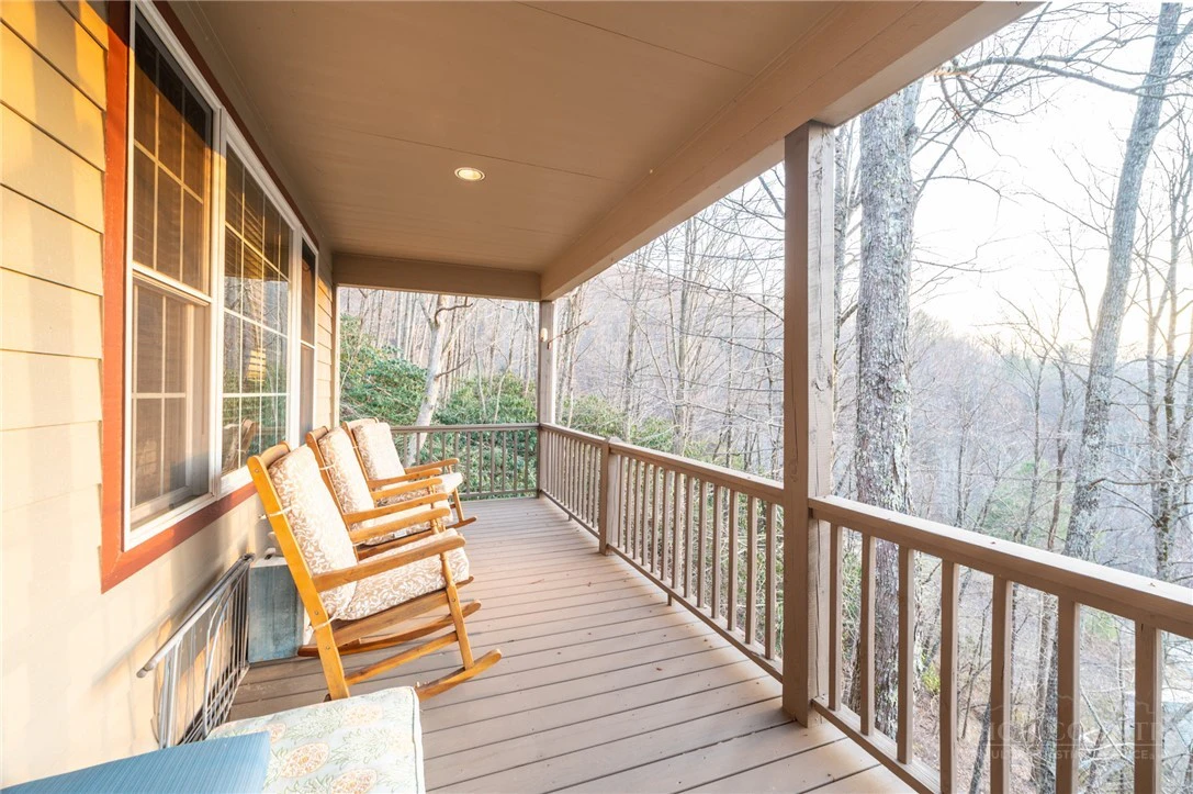 Image number 11 for the current listing
