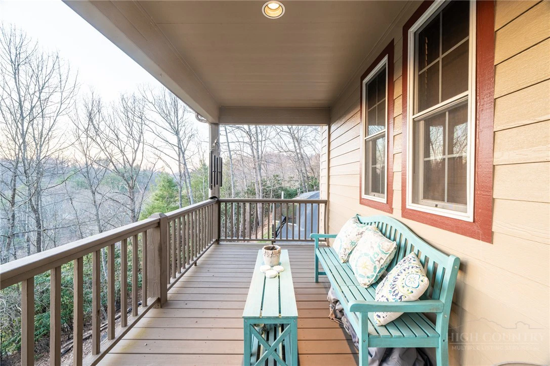 Image number 14 for the current listing