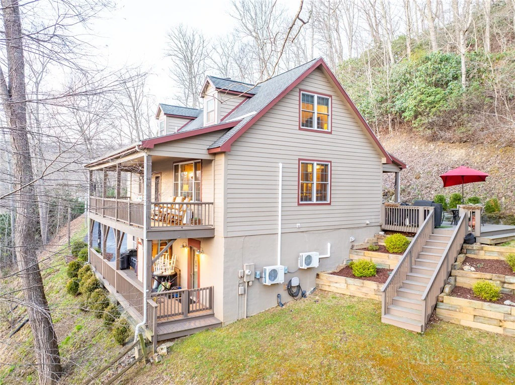 Image number 15 for the current listing