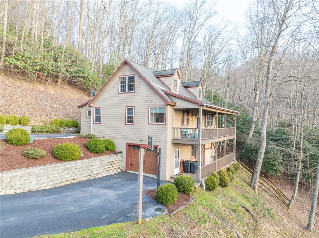 Image number 21 for the current listing