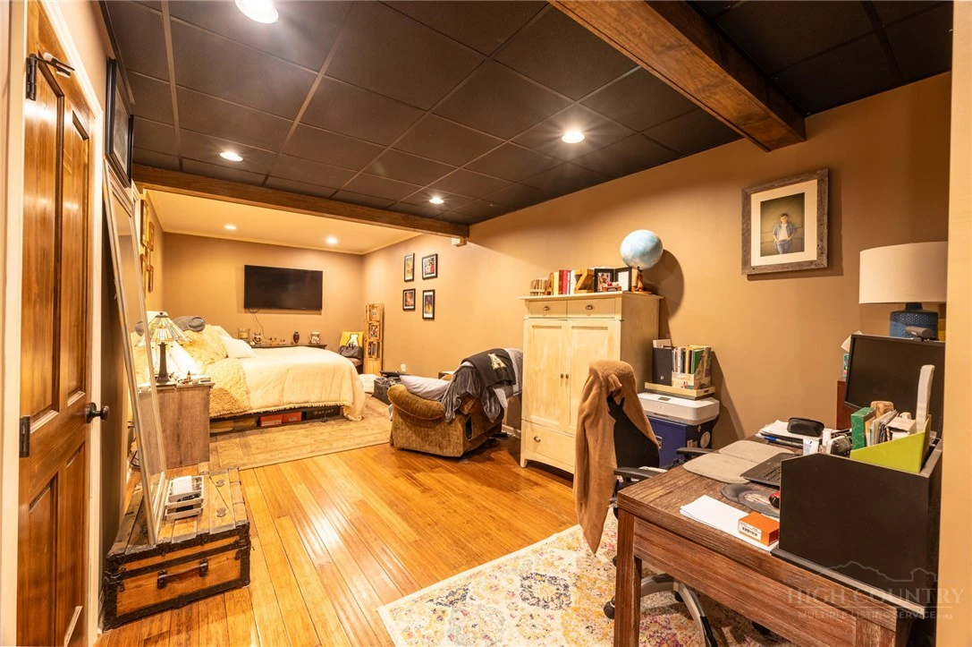 Image number 4 for the current listing