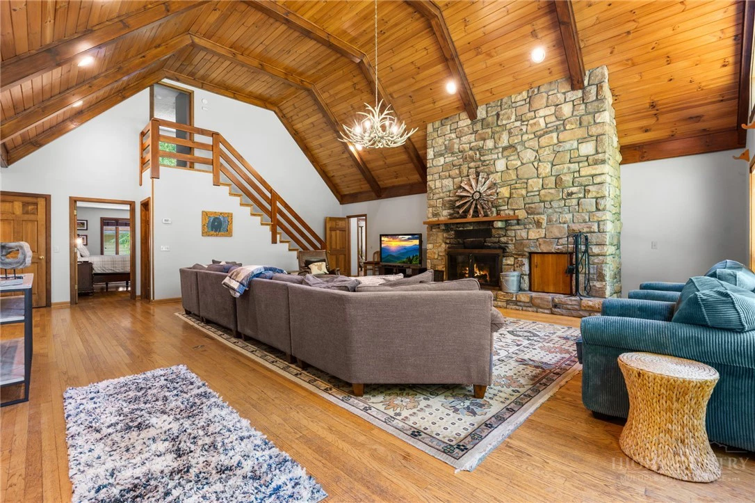 Image number 7 for the current listing