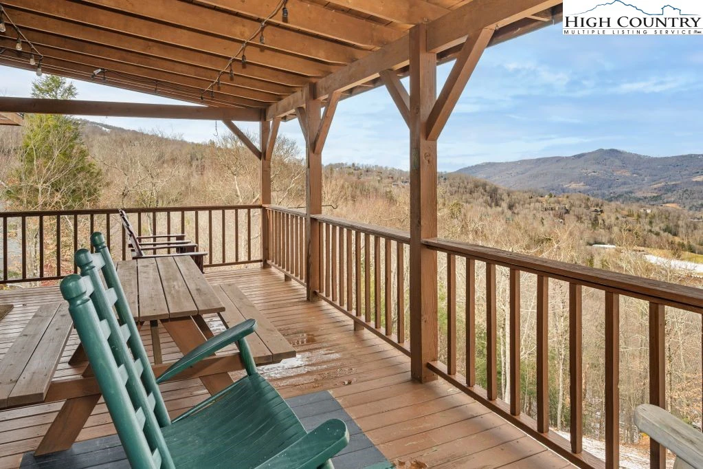 Image number 11 for the current listing