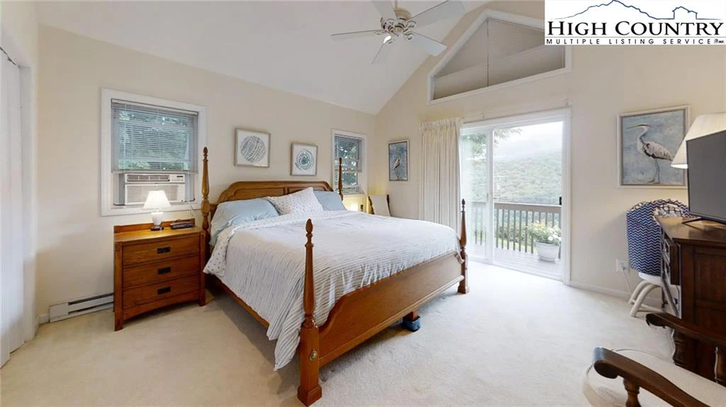 Image number 4 for the current listing