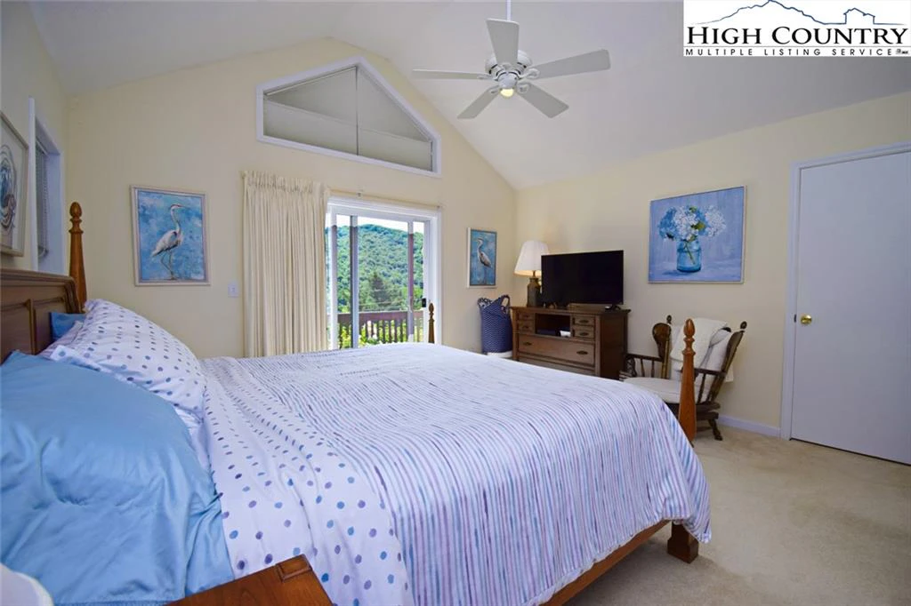 Image number 5 for the current listing