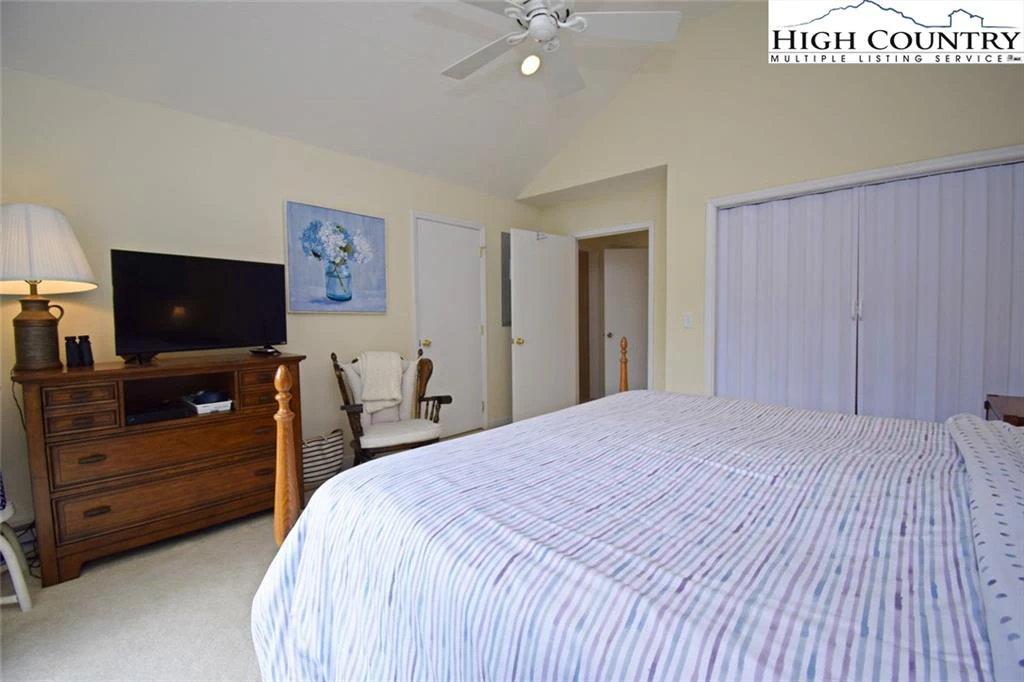 Image number 6 for the current listing