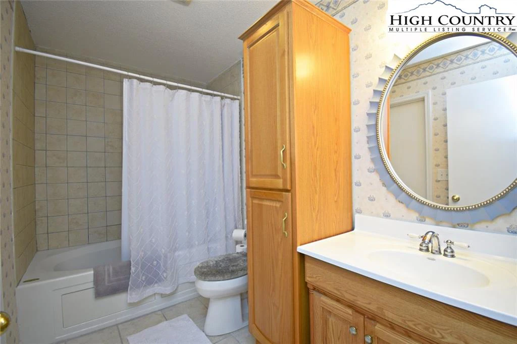 Image number 7 for the current listing