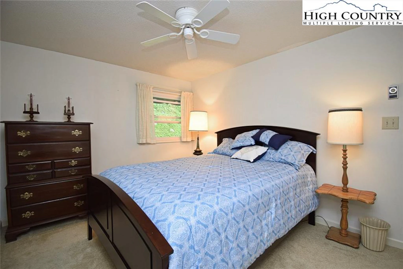 Image number 2 for the current listing