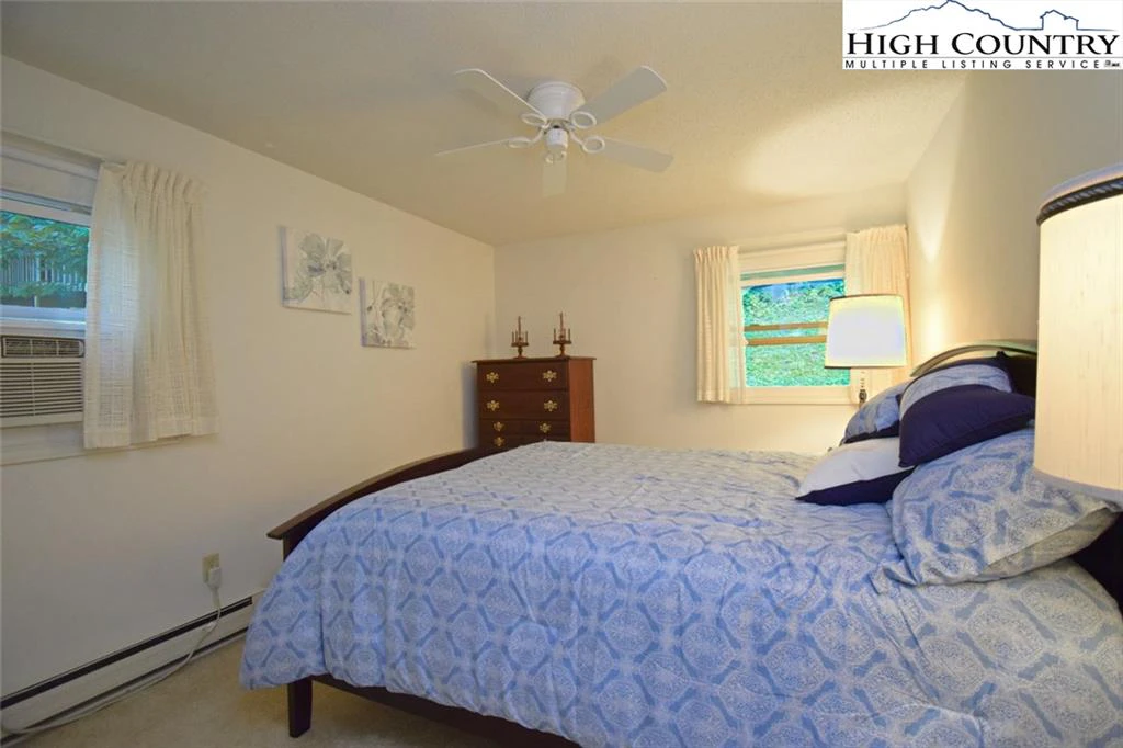 Image number 12 for the current listing