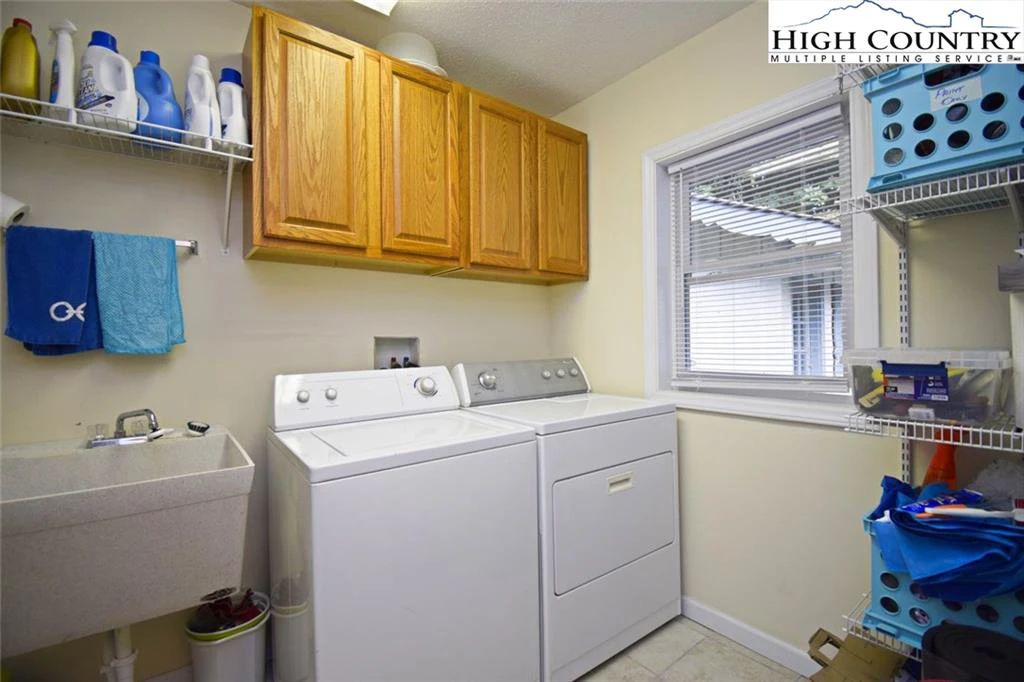 Image number 16 for the current listing