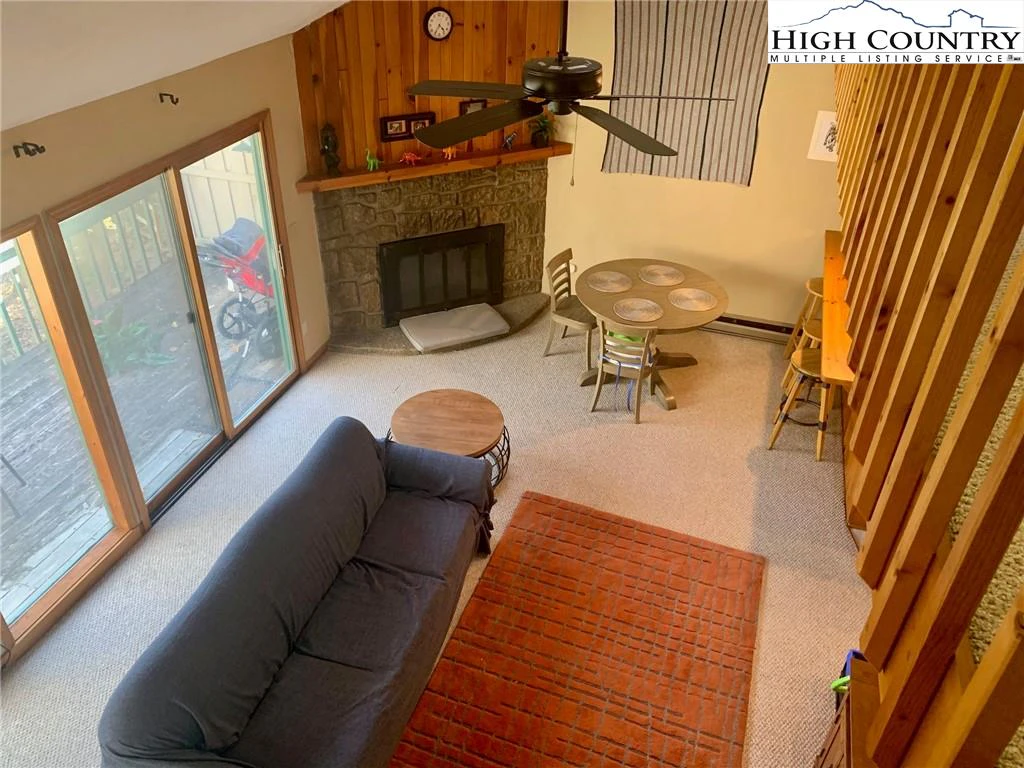 Image number 11 for the current listing