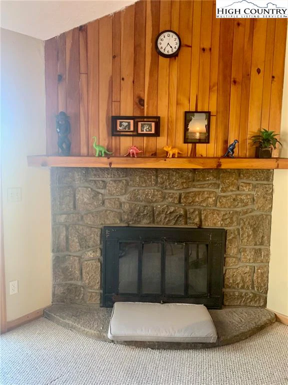 Image number 4 for the current listing