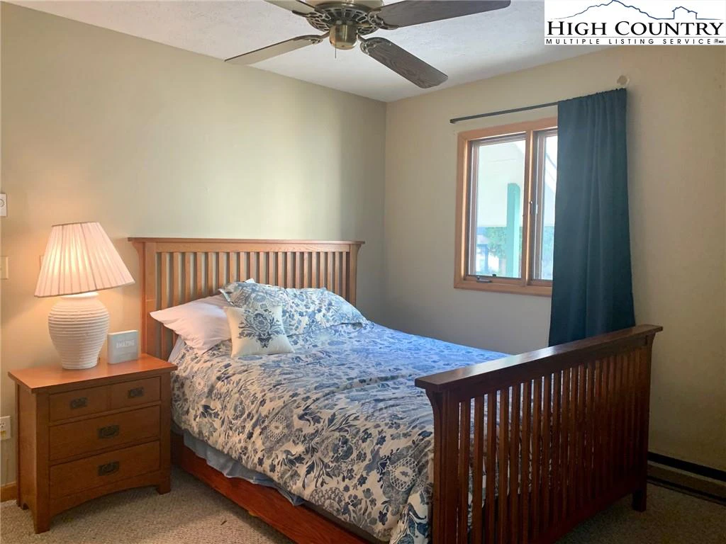 Image number 7 for the current listing