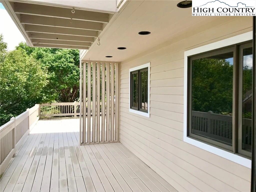 Image number 6 for the current listing