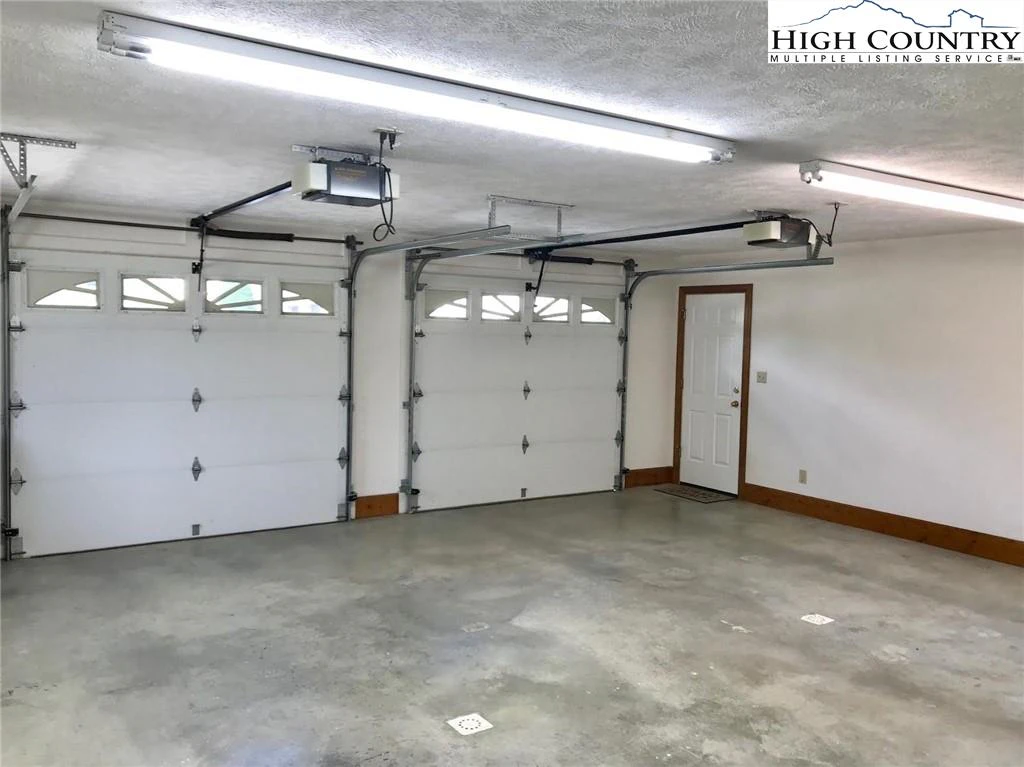 Image number 2 for the current listing