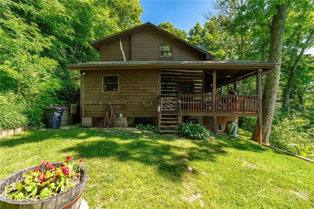 Image number 17 for the current listing