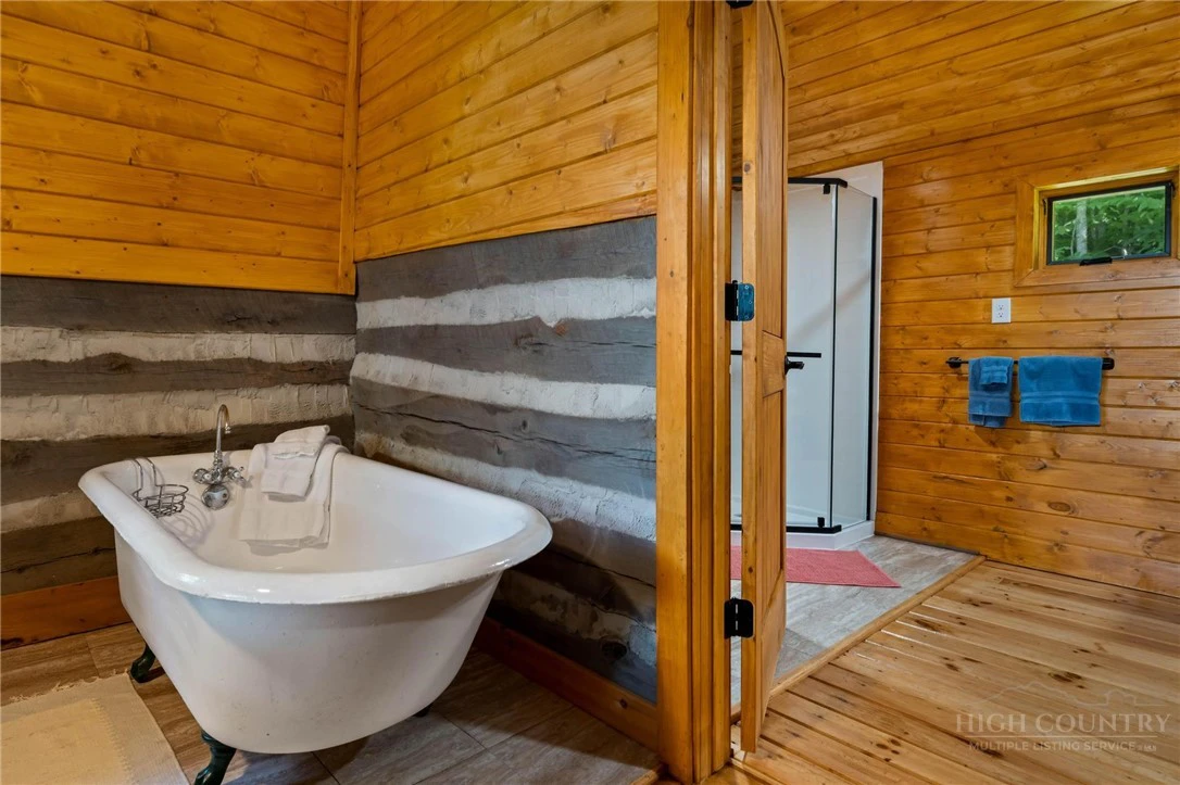 Image number 5 for the current listing