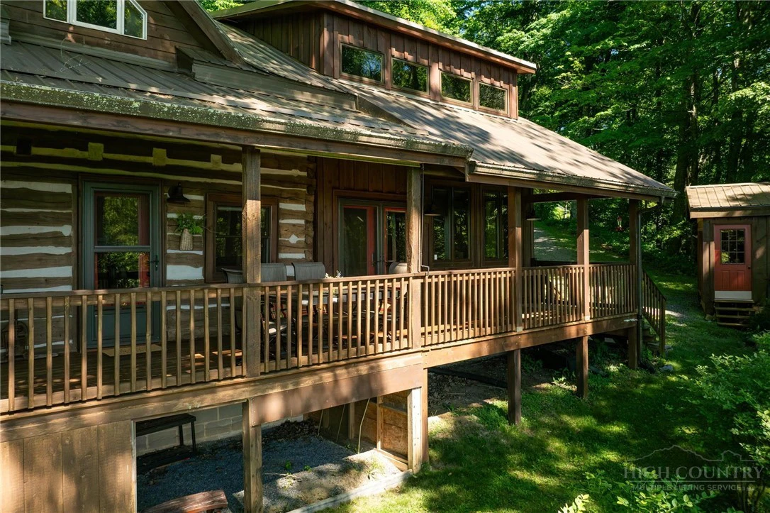 Image number 19 for the current listing