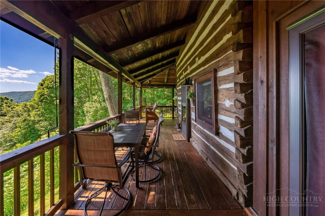 Image number 15 for the current listing