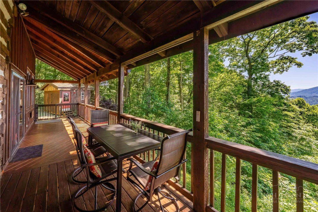 Image number 2 for the current listing