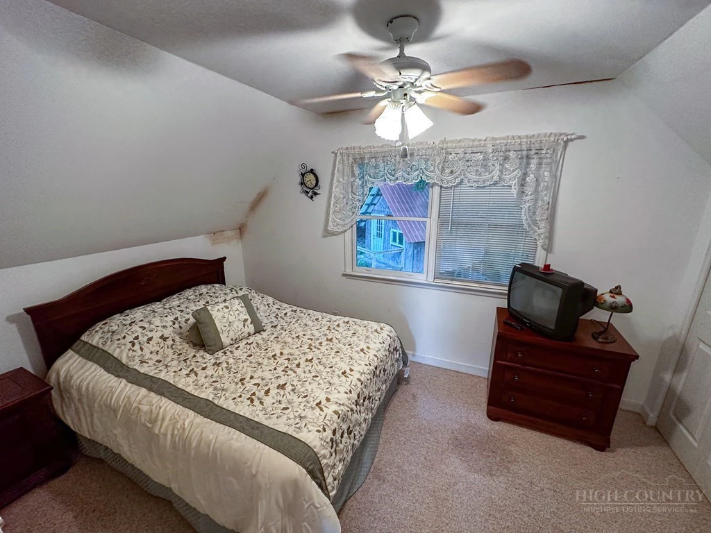 Image number 8 for the current listing
