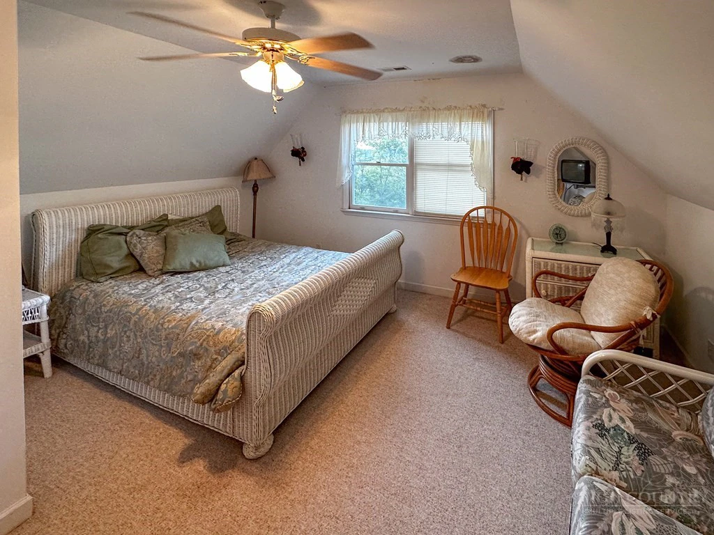 Image number 8 for the current listing