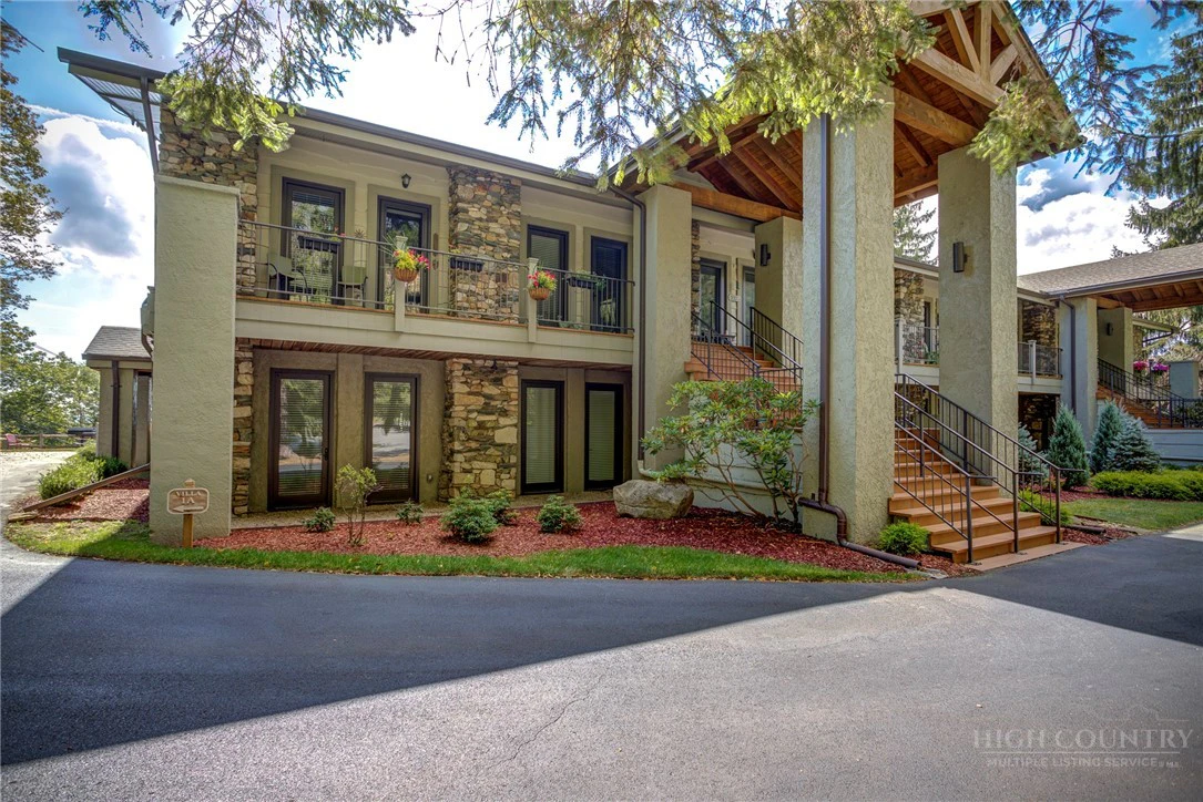 Image number 2 for the current listing