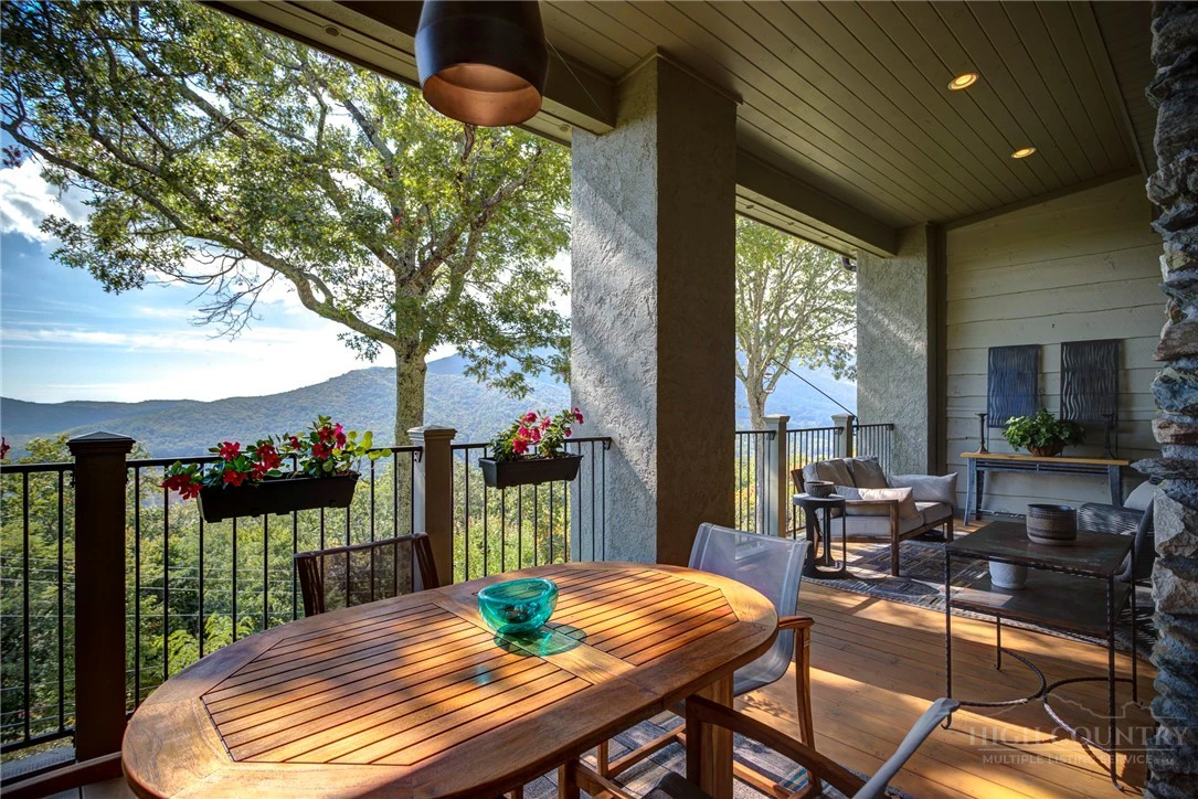 Image number 3 for the current listing