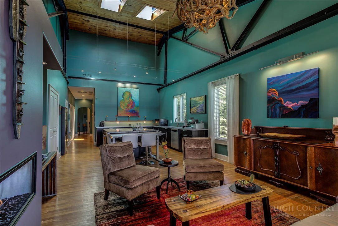 Image number 5 for the current listing